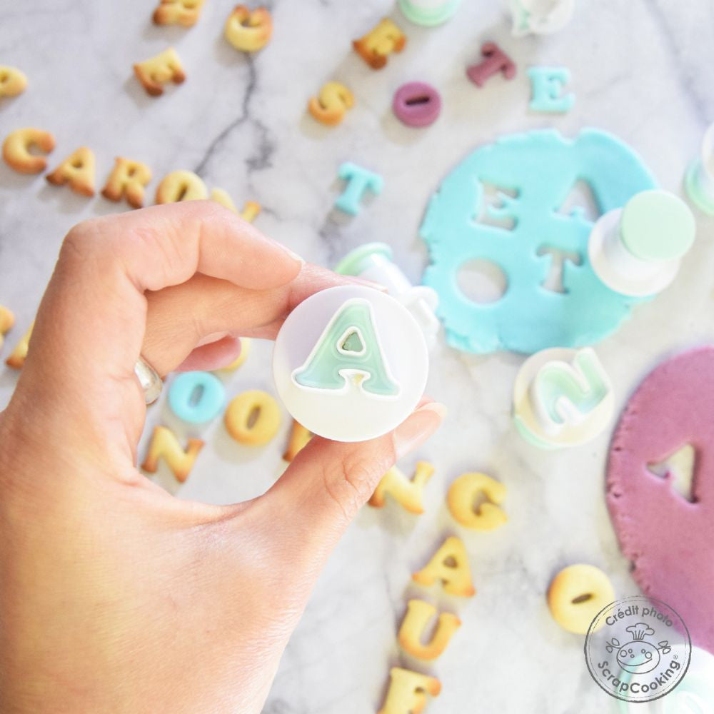Set 36 découpoirs éjecteurs alphabet | Scrapcooking