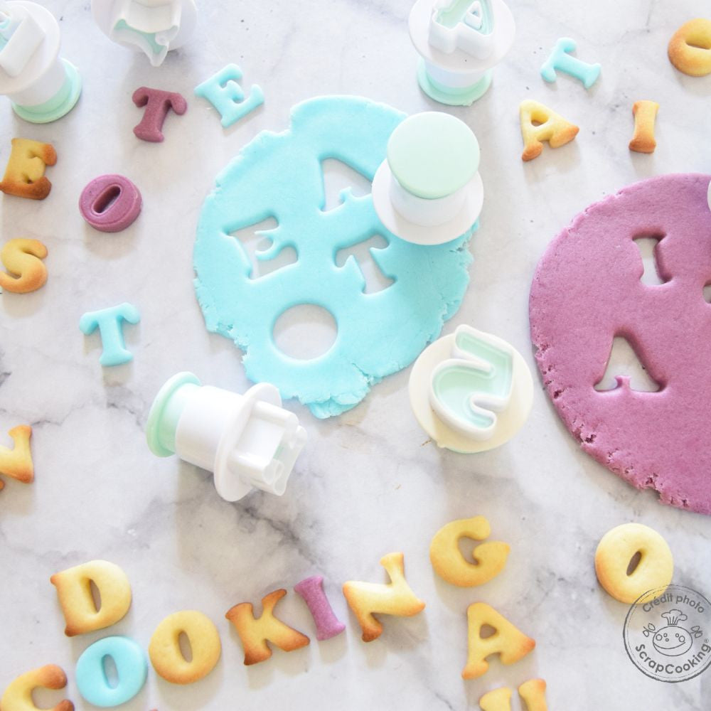 Set 36 découpoirs éjecteurs alphabet | Scrapcooking